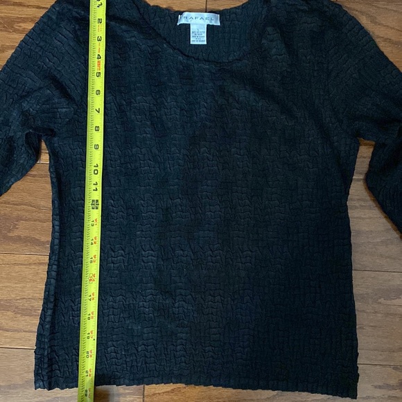 Rafael blk textured blouse. Large - Picture 9 of 9